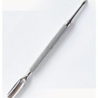 Pousse cuticule métal